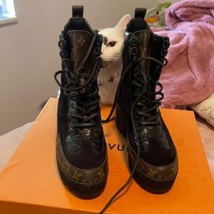 LV platform boots 🥾